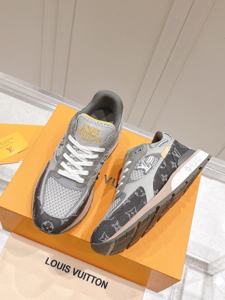 Men's Louis Vuitton Run Way Sneakers-809